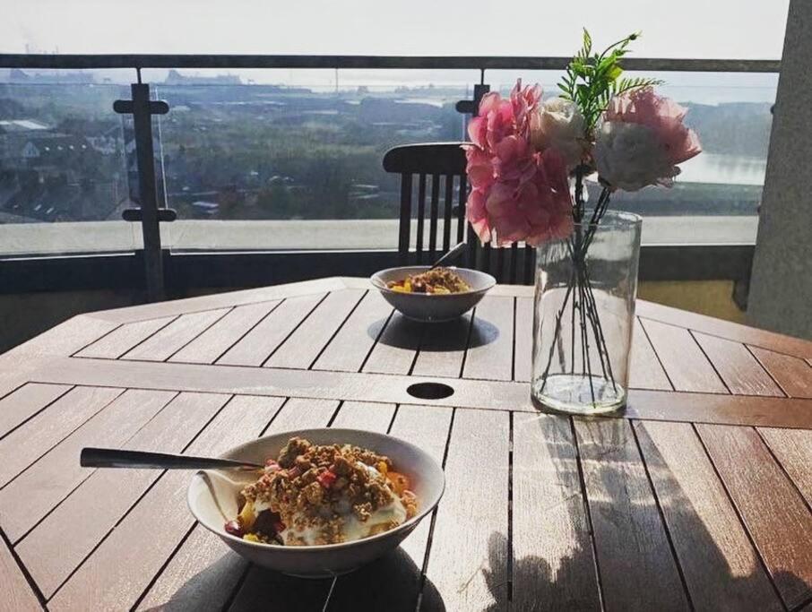 3 Bedroom Penthouse Apartment In Ларн Экстерьер фото