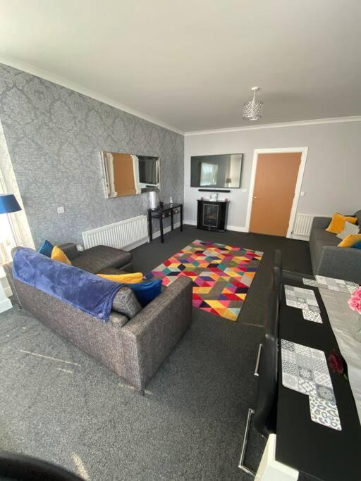 3 Bedroom Penthouse Apartment In Ларн Экстерьер фото